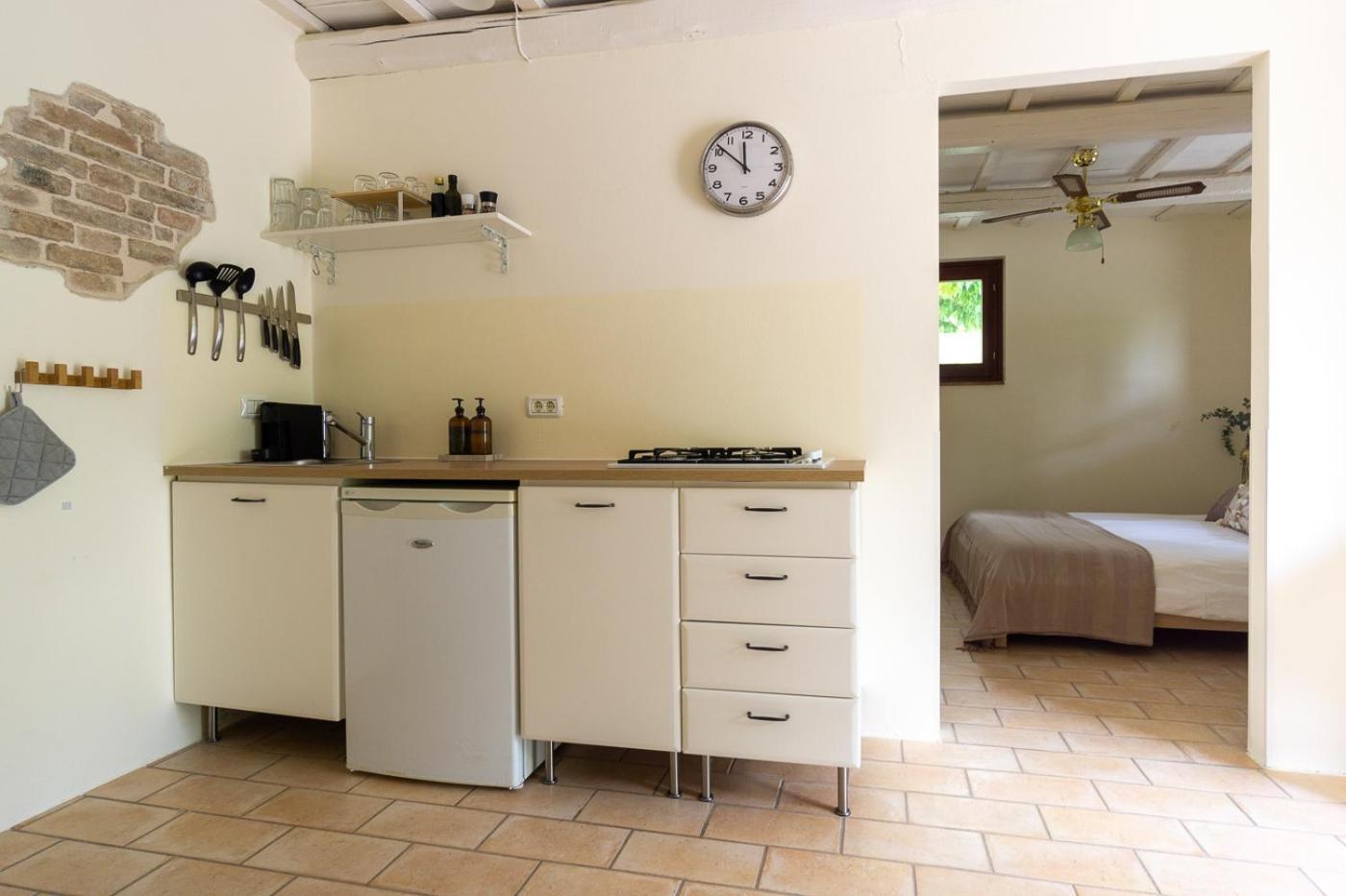 Rosa Nel Pozzo Apartments And B&B San Pietro  外观 照片
