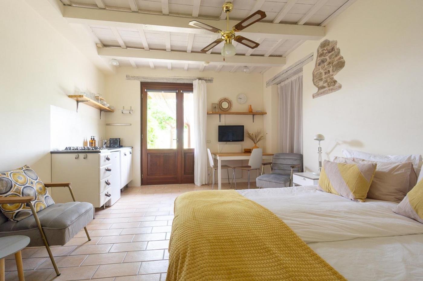 Rosa Nel Pozzo Apartments And B&B San Pietro  外观 照片