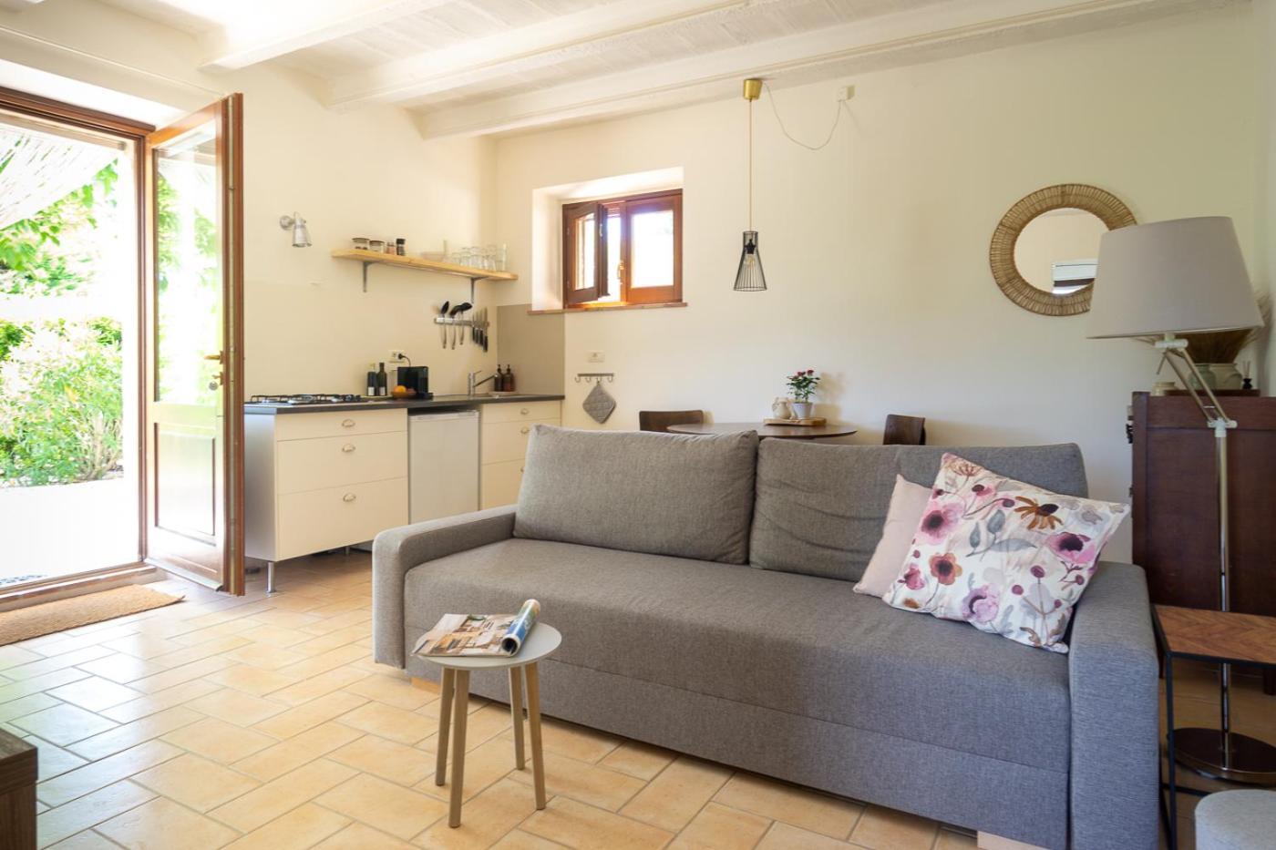 Rosa Nel Pozzo Apartments And B&B San Pietro  外观 照片