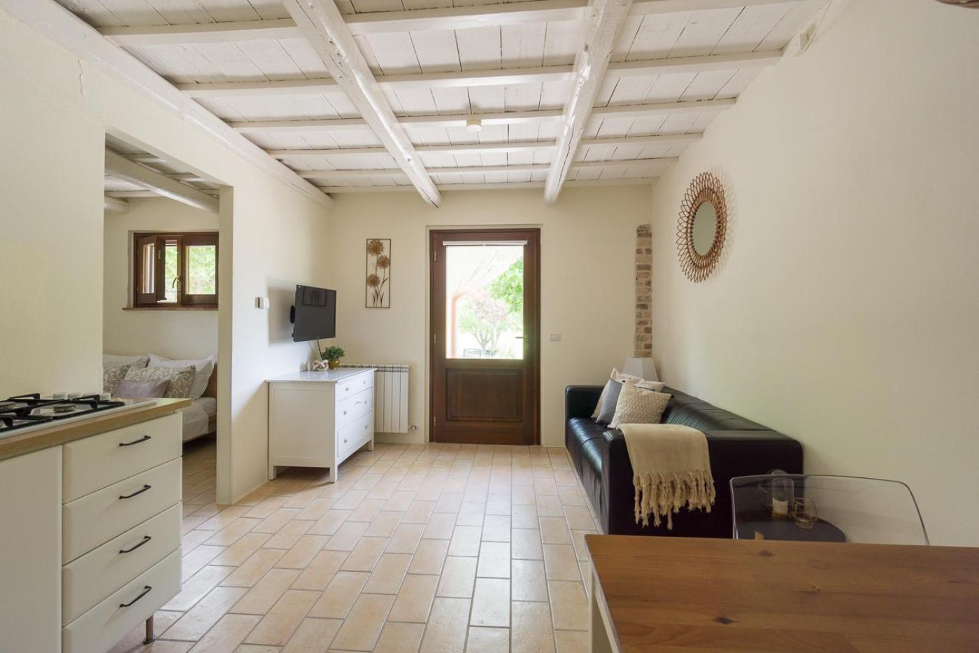 Rosa Nel Pozzo Apartments And B&B San Pietro  外观 照片